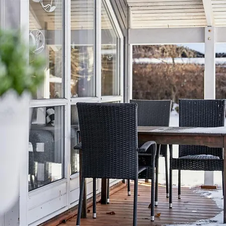 Elenor - 1-3km From The Sea By Interhome *